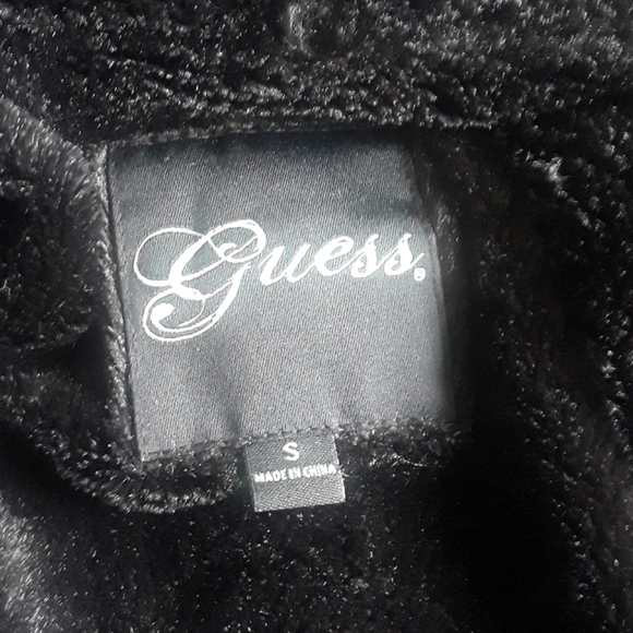 Guess faux fur sweatshirt size small - Picture 4 of 5